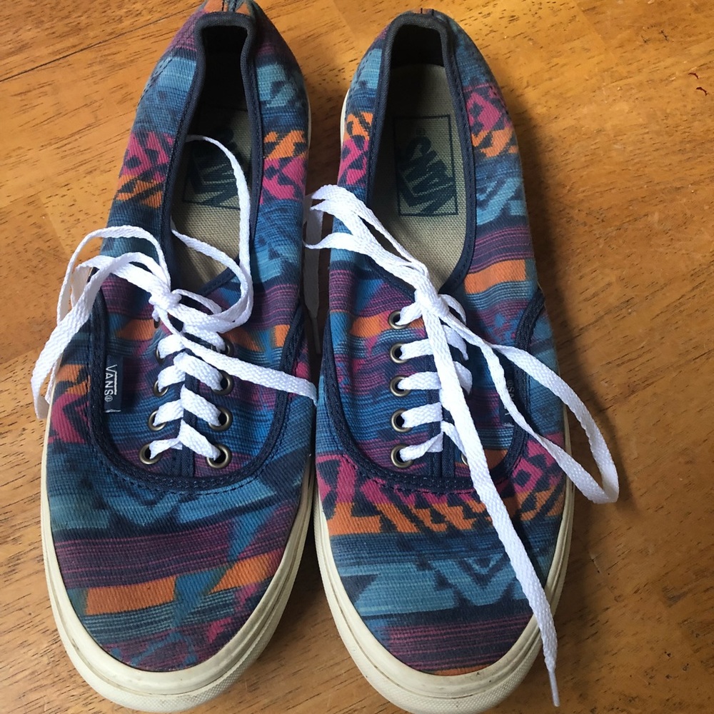 Vans Aztec print sneakers good condition W9.0 M7.5